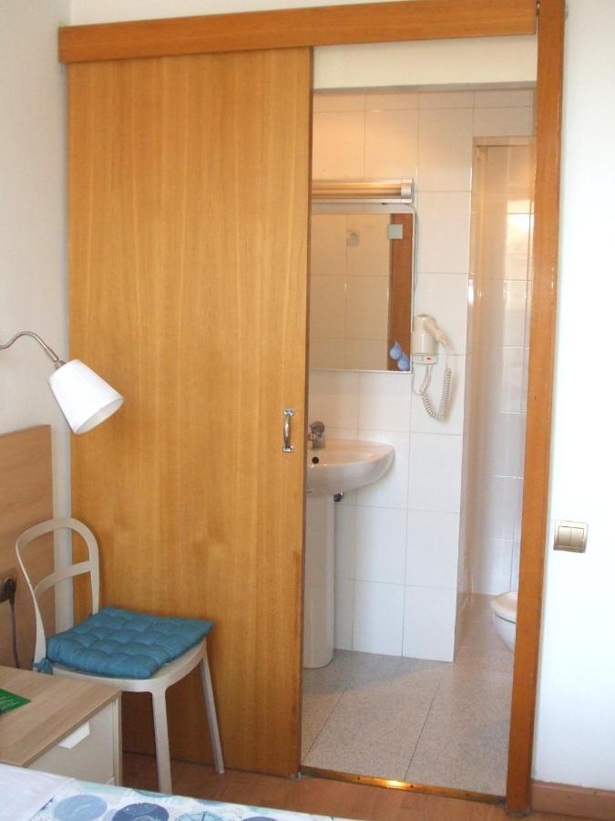 Hostal Felipe 2 Барселона Екстер'єр фото
