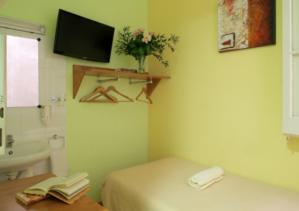 Hostal Felipe 2 Барселона Екстер'єр фото